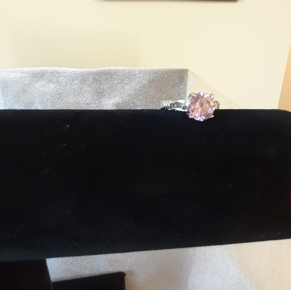 Silver Tone Ring with Pink Rhinestone in a Size 6 3/4 - Picture 3 of 14